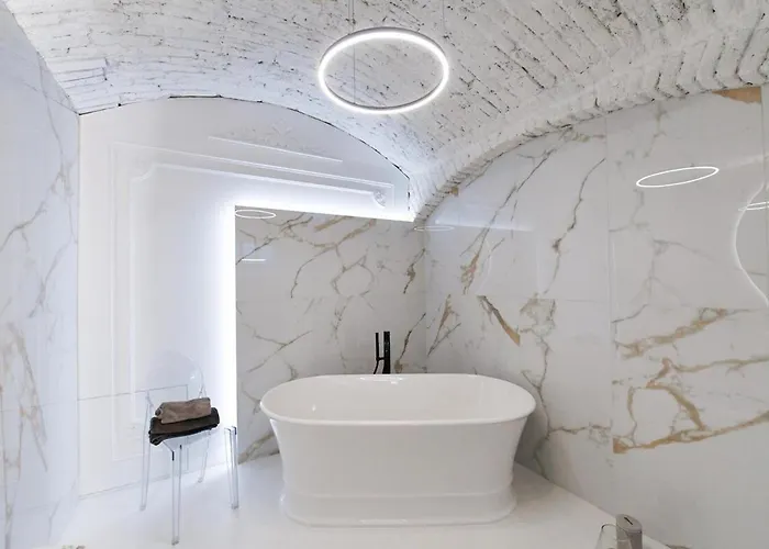 Vaulted Luxury Retreat Apartment Prag