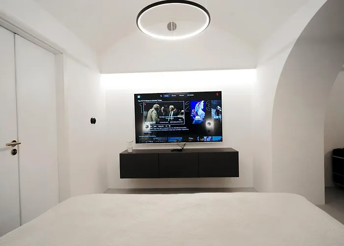 Vaulted Luxury Retreat Apartment Prag