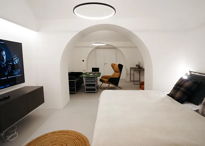 Vaulted Luxury Retreat Prag