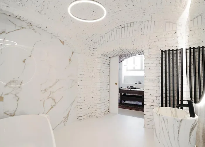 Apartment Vaulted Luxury Retreat