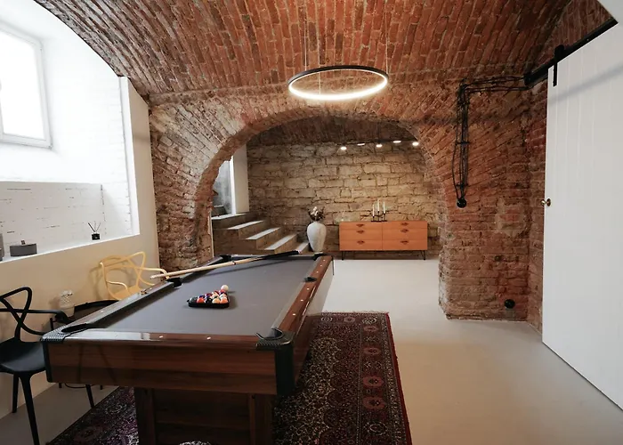 Vaulted Luxury Retreat Prag
