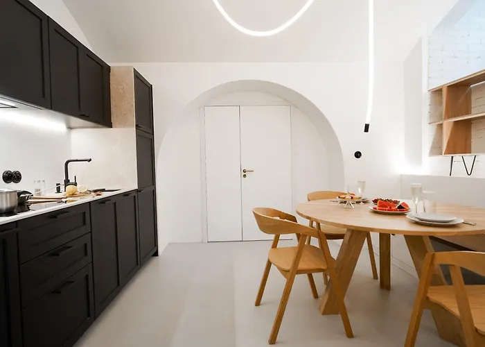 Vaulted Luxury Retreat Διαμέρισμα *
