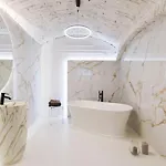 Vaulted Luxury Retreat Apartmán