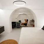 Vaulted Luxury Retreat Praha