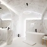 Vaulted Luxury Retreat Apartment