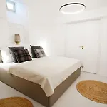 Vaulted Luxury Retreat * Prague