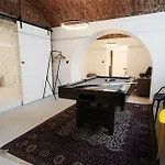 Vaulted Luxury Retreat *