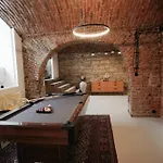 Vaulted Luxury Retreat Praha