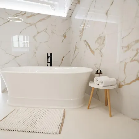 דירה Vaulted Luxury Retreat פראג