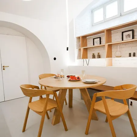 Vaulted Luxury Retreat Apartment Prague