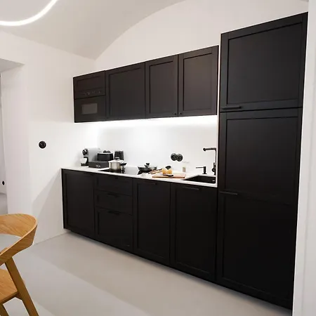 דירה Vaulted Luxury Retreat *