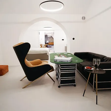 Vaulted Luxury Retreat פראג