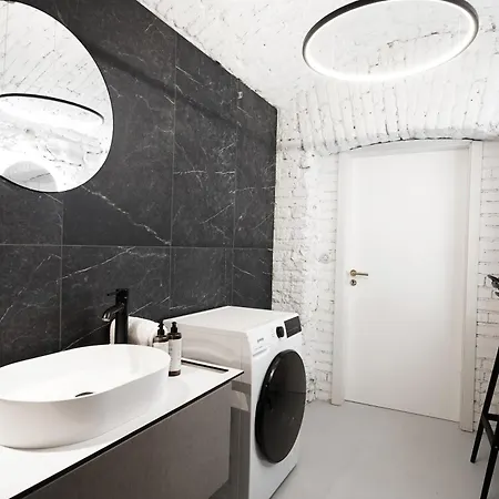 Vaulted Luxury Retreat Apartment *