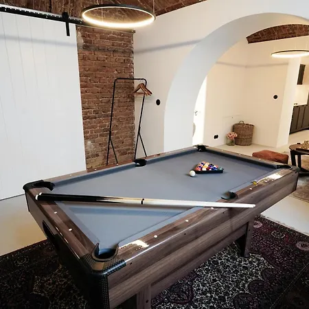 דירה Vaulted Luxury Retreat פראג