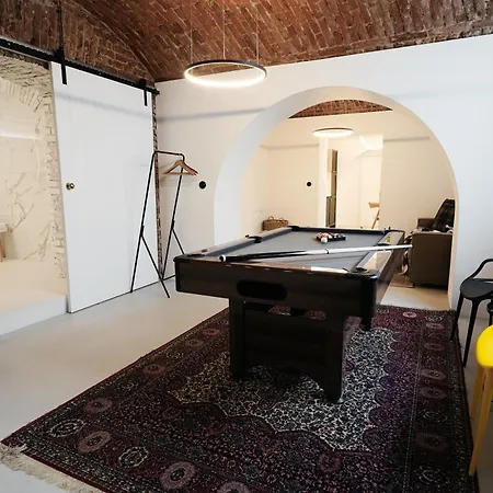 Vaulted Luxury Retreat *