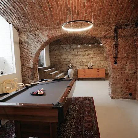 Vaulted Luxury Retreat Prag