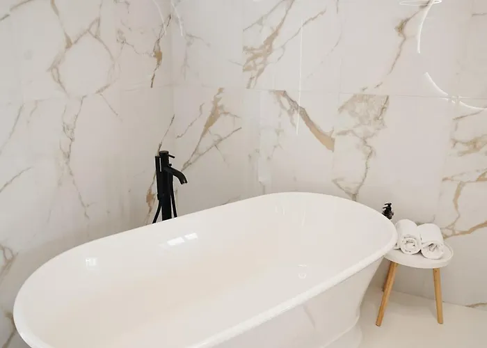 Vaulted Luxury Retreat Apartamento *