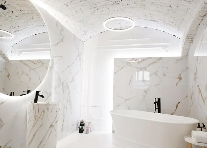 Vaulted Luxury Retreat Apartamento