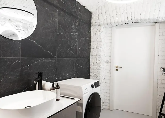 Vaulted Luxury Retreat Apartamento *